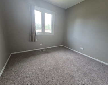 932 Manchester Court - Photo Thumbnail 7