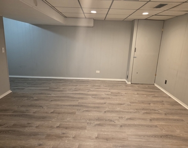 932 Manchester Court - Photo Thumbnail 5