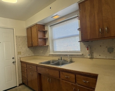6834 W Diversey Avenue - Photo Thumbnail 5