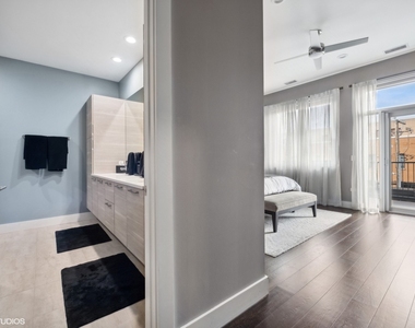 1116 W Adams Street - Photo Thumbnail 11