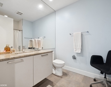 1116 W Adams Street - Photo Thumbnail 18