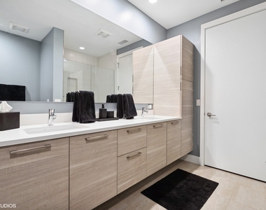 1116 W Adams Street - Photo Thumbnail 15