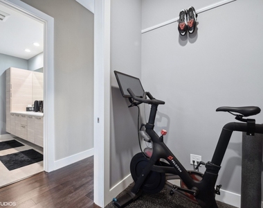 1116 W Adams Street - Photo Thumbnail 21