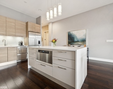 1116 W Adams Street - Photo Thumbnail 5