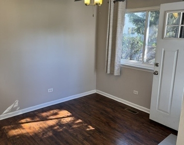 303 Newport Lane - Photo Thumbnail 5