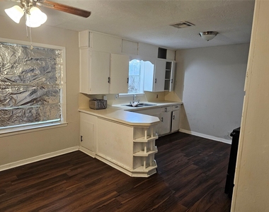 1305 James Street - Photo Thumbnail 1