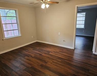 1305 James Street - Photo Thumbnail 3