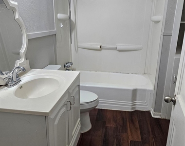 1305 James Street - Photo Thumbnail 5
