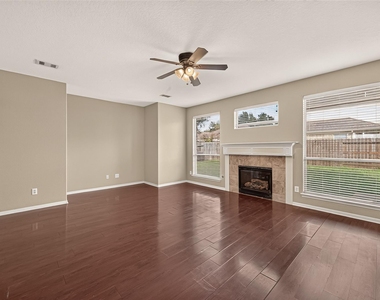 2914 Aspen Park Lane - Photo Thumbnail 9