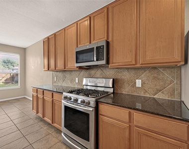 2914 Aspen Park Lane - Photo Thumbnail 17
