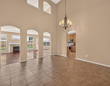 2914 Aspen Park Lane - Photo Thumbnail 5