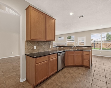 2914 Aspen Park Lane - Photo Thumbnail 16