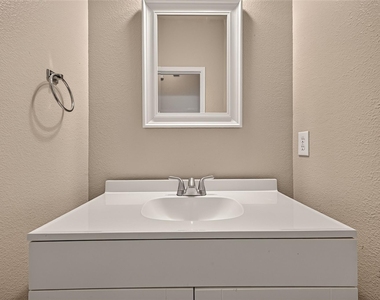 2914 Aspen Park Lane - Photo Thumbnail 39