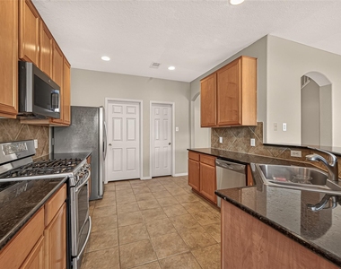 2914 Aspen Park Lane - Photo Thumbnail 19