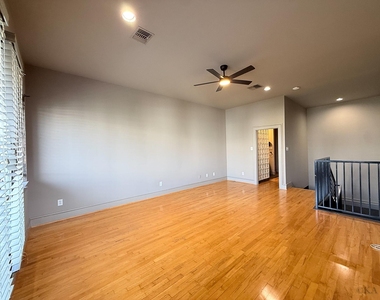 1014 Columbus Street - Photo Thumbnail 17