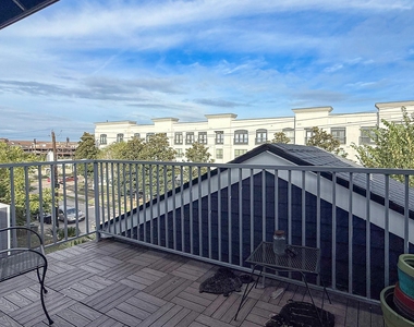 1014 Columbus Street - Photo Thumbnail 16
