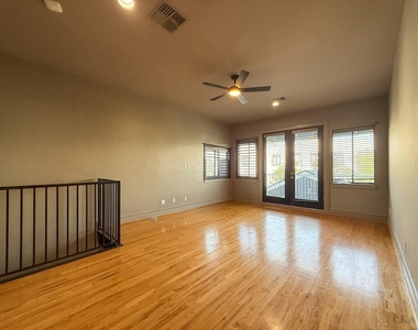 1014 Columbus Street - Photo Thumbnail 15
