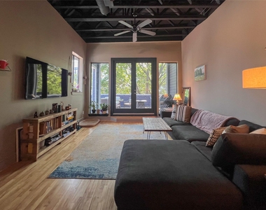 1014 Columbus Street - Photo Thumbnail 3