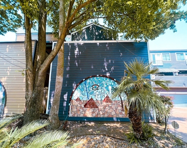1014 Columbus Street - Photo Thumbnail 25