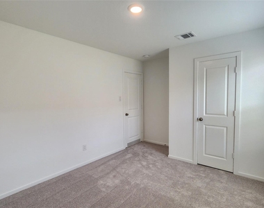 6303 Geyser Starish Drive - Photo Thumbnail 27
