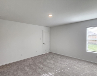 6303 Geyser Starish Drive - Photo Thumbnail 12