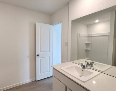 6303 Geyser Starish Drive - Photo Thumbnail 15