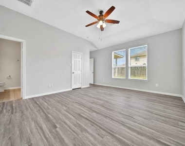 21522 Venture Park Drive - Photo Thumbnail 14