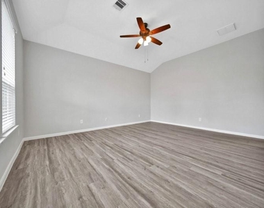 21522 Venture Park Drive - Photo Thumbnail 13