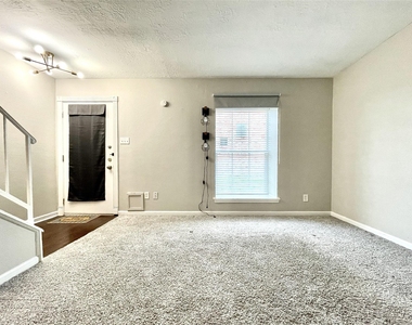 11525 Beechnut Street - Photo Thumbnail 8