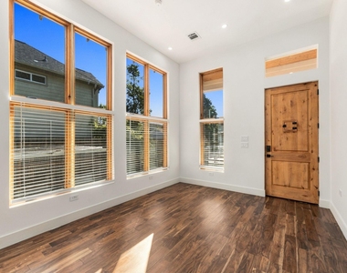 813 E 23rd Street - Photo Thumbnail 1