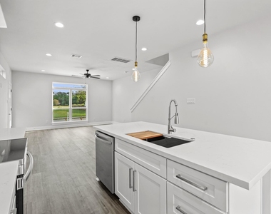 764 Dillard Street - Photo Thumbnail 6