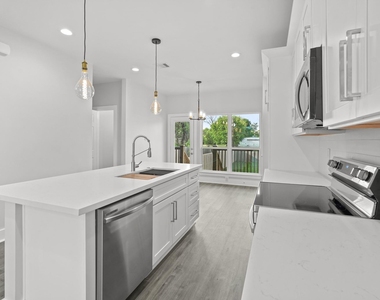 764 Dillard Street - Photo Thumbnail 7