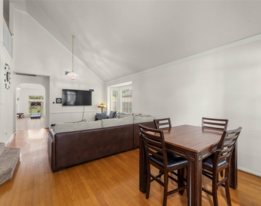 522 High Meadows Drive - Photo Thumbnail 3