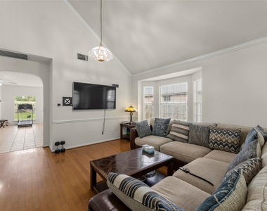 522 High Meadows Drive - Photo Thumbnail 5