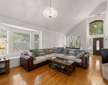 522 High Meadows Drive - Photo Thumbnail 6