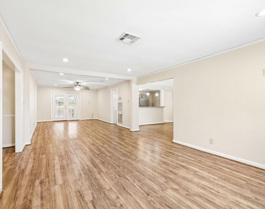5226 W Bellfort Avenue - Photo Thumbnail 5