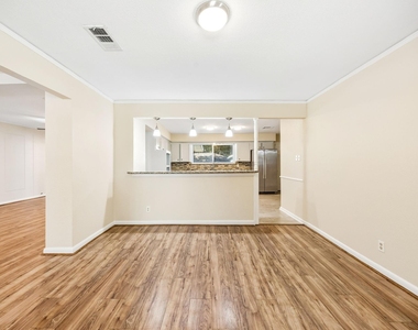 5226 W Bellfort Avenue - Photo Thumbnail 8