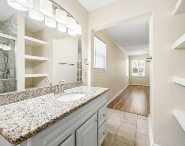 5226 W Bellfort Avenue - Photo Thumbnail 13