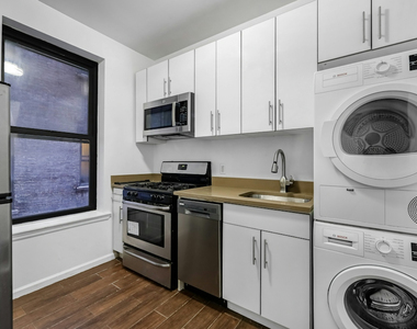 188 Claremont Avenue - Photo Thumbnail 2
