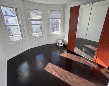 164 Cambridge - Photo Thumbnail 5