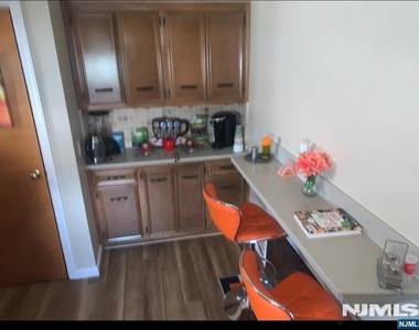 156 Lee - Photo Thumbnail 2