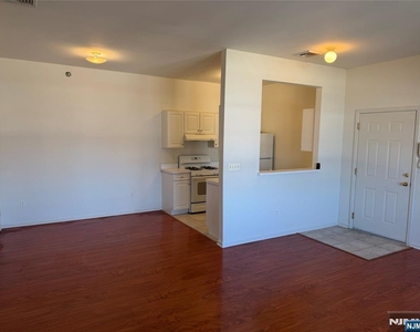 35 Prospect - Photo Thumbnail 3
