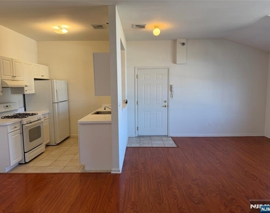 35 Prospect - Photo Thumbnail 4