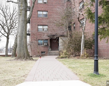 3021 Edwin - Photo Thumbnail 1