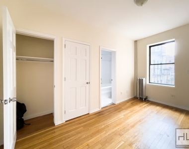 West 11th Street - Photo Thumbnail 4