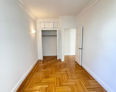 East 78 Street - Photo Thumbnail 4