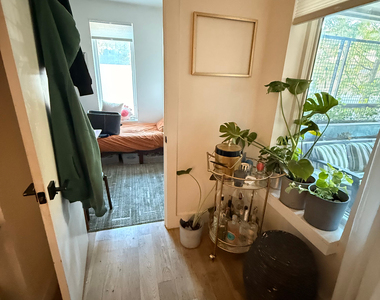 246 Johnson Avenue - Photo Thumbnail 5