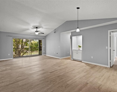 270 Promenade Drive - Photo Thumbnail 3