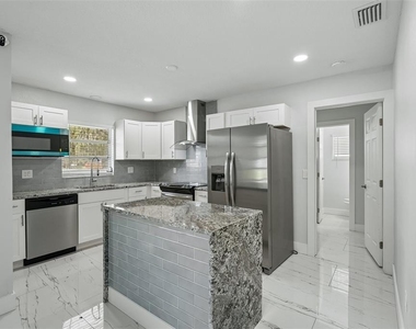 1339 22nd Street - Photo Thumbnail 13