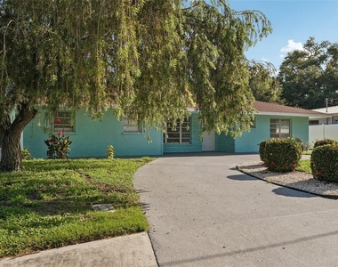 1339 22nd Street - Photo Thumbnail 4